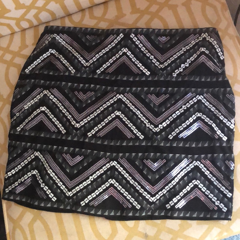 NWT Aztec print express skirt